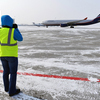 Фотографы приветливо машут прибывающим самолетам — newsvl.ru