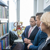 Мэру Владивостока показали фонды библиотеки — newsvl.ru