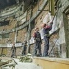Рабочие сняли деревянную обшивку со стен - она будет заменена современными огнеупорными материалами — newsvl.ru