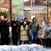 Несмотря на холодную погоду жители Владивостока пришли почтить память Высоцкого — newsvl.ru