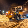 Пять единиц снегоуборочной техники, несколько самосвалов и, конечно же, люди с лопатами вычищали каждый сантиметр — newsvl.ru