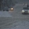 По заснеженным спускам водители спускаются с особой осторожностью — newsvl.ru