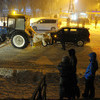Ранним утром в районе остановки "Трудовая" снегоуборочный трактор столкнулся с внедорожником — newsvl.ru