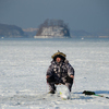 Тонкий лед азартных рыбаков не страшит — newsvl.ru