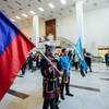 После парада флагов состоялся яркий и красочный флэшмоб — участники показали танец в народных костюмах — newsvl.ru