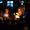 Во время церемонии неравнодушные владивостокцы зажгли свечи и собрали деньги родственникам на похороны 11-летней девочки — newsvl.ru