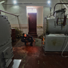 Один из осужденных готовит к работе паровой комплекс в парогенераторном цехе консервного завода — newsvl.ru