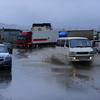 Некоторые участки дорог в районе Чуркина залило потоками воды — newsvl.ru