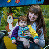 Молодая мама Александра Мухина с сыном Русланом — newsvl.ru
