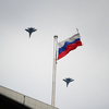 Ветер треплет флаг на крыше краевой администрации — newsvl.ru