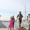К памятнику Александра Солженицына возложили цветы — newsvl.ru
