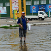  Жители Уссурийска эвакуируются из затопленных домов, не надеясь на помощь спасателей  — newsvl.ru