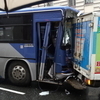Помощь медиков потребовалась пассажирке автобуса. Фото читателя — newsvl.ru