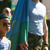 Как говорят участники праздника, день ВДВ – народный праздник, потому что «голубые береты» особенно уважают за отвагу и верность родине — newsvl.ru