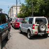 На улице Алеутской во Владивостоке выбежавшего из-за рейсового автобуса в неположенном месте пешехода сбила машина — newsvl.ru