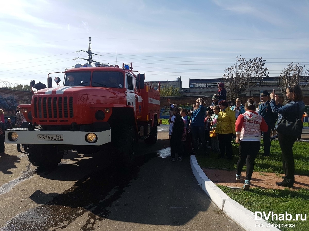 Рекордное количество гостей собрал день открытых дверей в пожарной части  Комсомольска-на-Амуре (ФОТО; ВИДЕО) — Новости Хабаровска