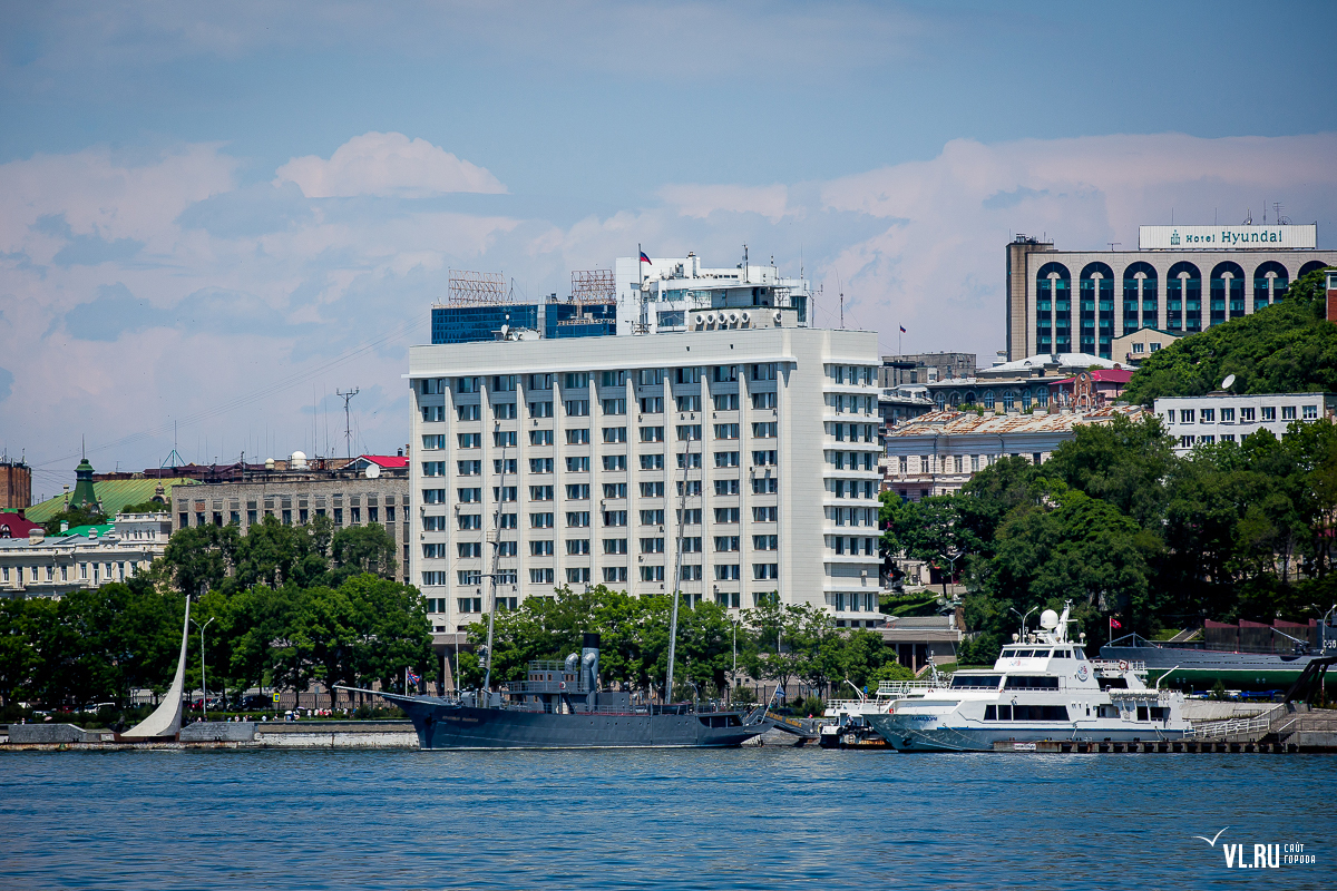 Штаб тихоокеанского флота владивосток. Штаб вмф владивосток. Штаб тоф флот владивосток. Штаб тоф флот владивосток. Корабельная набережная владивосток штаб тоф.