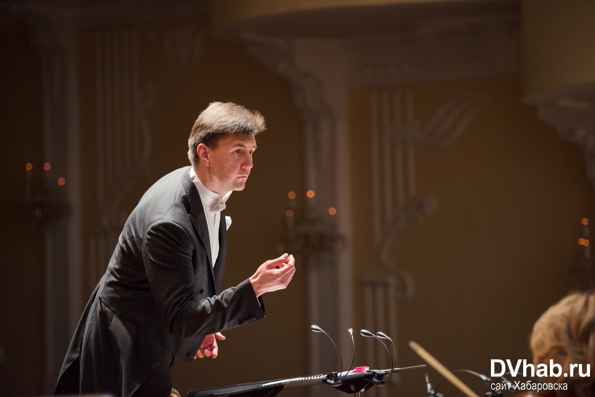 петренко дирижер ливерпуль. илья дербилов. илья дербилов вятский оркестр. илья романов дирижёр биробиджан. илья дербилов оркестр.