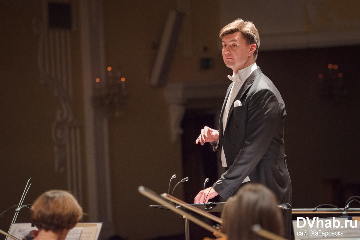 дербилов ульяновский симфонический оркестр дирижер. илья дербилов дирижер. илья дербилов дирижер. ульяновский симфонический оркестр губернаторский илья дербилов. дирижер илья филькенштейн.