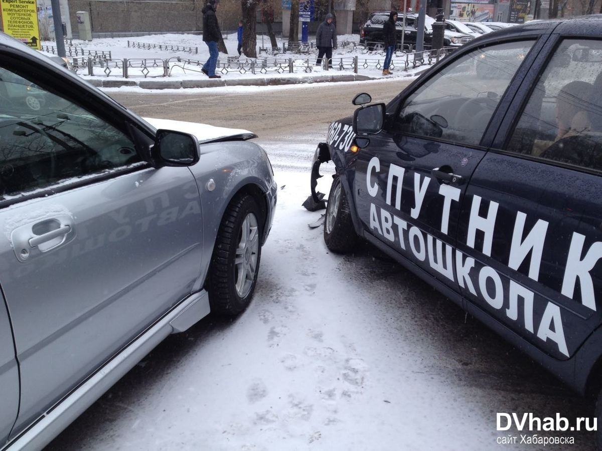 Учебная Lada не успела уйти от Subaru, попав в ДТП на улице Серышева (ФОТО)  — Новости Хабаровска