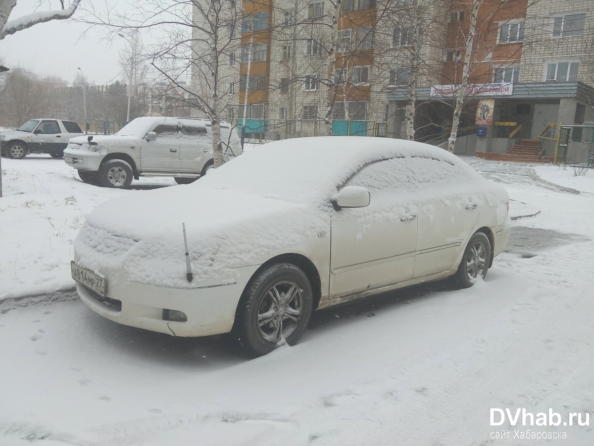 Машина машина хабаровск телефон. Грязная машина зимой. Машина зима Хабаровске. Автопрокат Хабаровск. Автомобили Хабаровска зимой.