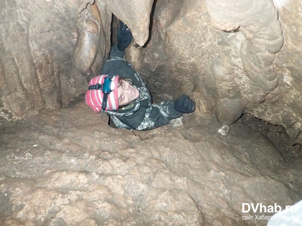 Пещеры еао. Петр любимов спелеолог. Карта пещеры соляник приморский край партизанский район разрез. Животные глубоких пещер. Самой глубокой является пещера соляник государственный.