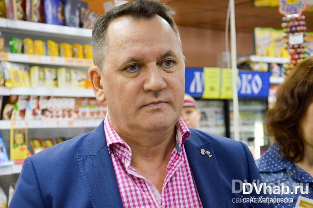 Директор магазина. Генеральный директор бахетле. Директор сети магазинов. Директор сети магазинов. Директор магазина.