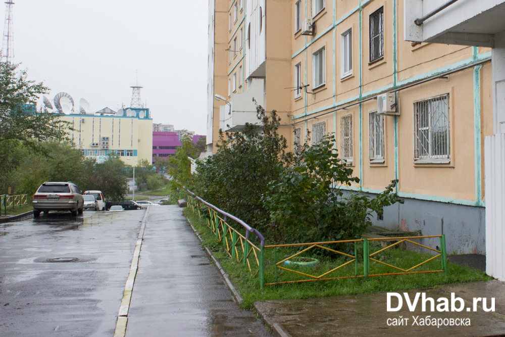 Тсж хабаровская. Трехгорная 62 Хабаровск. Дворы Хабаровска. Галактический двор Хабаровск.