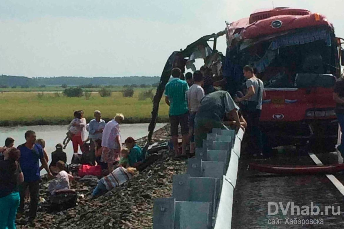 На трассе Хабаровск — Комсомольск при столкновении двух автобусов погибло  15 человек (ФОТО; ВИДЕО; ОБНОВЛЯЕТСЯ) — Новости Хабаровска