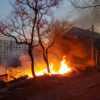 На Чуркине загорелся заброшенный дом — newsvl.ru