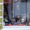 Кто-то делает селфи, а кто-то - фотографирует красоту за окном — newsvl.ru