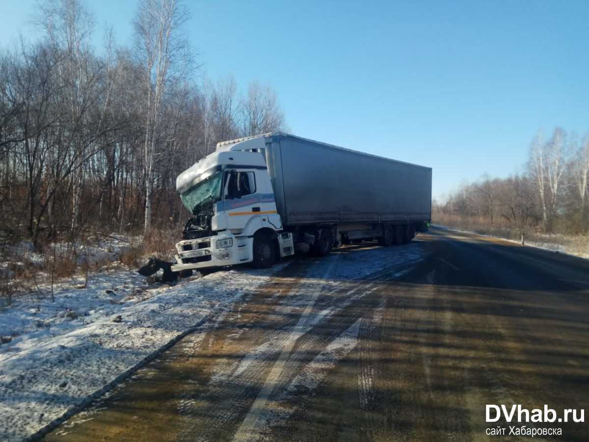 Три фуры и кроссовер депутата столкнулись ночью в пригороде Хабаровска  (ФОТО; ВИДЕО) — Новости Хабаровска