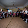 В холле лицея №41 собрались ученики, родители и учителя — newsvl.ru