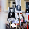 Тысячи горожан вышли с портретами своих воевавших родственников   — newsvl.ru