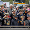 Ветераны встали во время исполнения гимна России — newsvl.ru