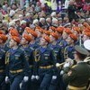 Отряды МЧС прошли торжественным маршем в парадной форме — newsvl.ru