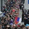 Люди начали собираться в центре задолго до начала парада — newsvl.ru