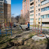 Возле детской площадки на Давыдова, 38 провалился грунт — newsvl.ru