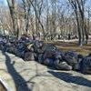 Мусор и листву собирают в мешки — newsvl.ru