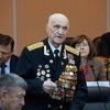 Перед началом заседания депутаты поздравили ветеранов войны  — newsvl.ru