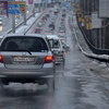 После снегопада дороги мокрые, на обочинах - тающий снег — newsvl.ru