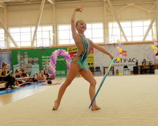 Полторы сотни спортсменок оспаривают Первенство Комсомольска по художественной гимнастике 