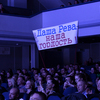 Зрители поддерживали участниками, кое-кто принес с собой плакаты — newsvl.ru