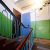 Голубая дверь - квартира №17, где живёт пострадавшая девушка — newsvl.ru