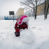 Дети с удовольствием вышли на улицу играть и лепить снеговиков — newsvl.ru