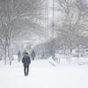 Жители города несмотря на погоду спешат по своим делам — newsvl.ru