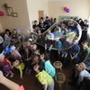Окончательно покорило юных зрителей шоу мыльных пузырей — newsvl.ru