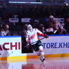 Эффектное появление хоккеистов на льду — newsvl.ru