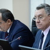 В президиуме - председатель Виктор Горчаков и его заместитель Джамбулат Текиев  — newsvl.ru