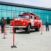 Огромная пожарная машина с трудом помещается между створками — newsvl.ru